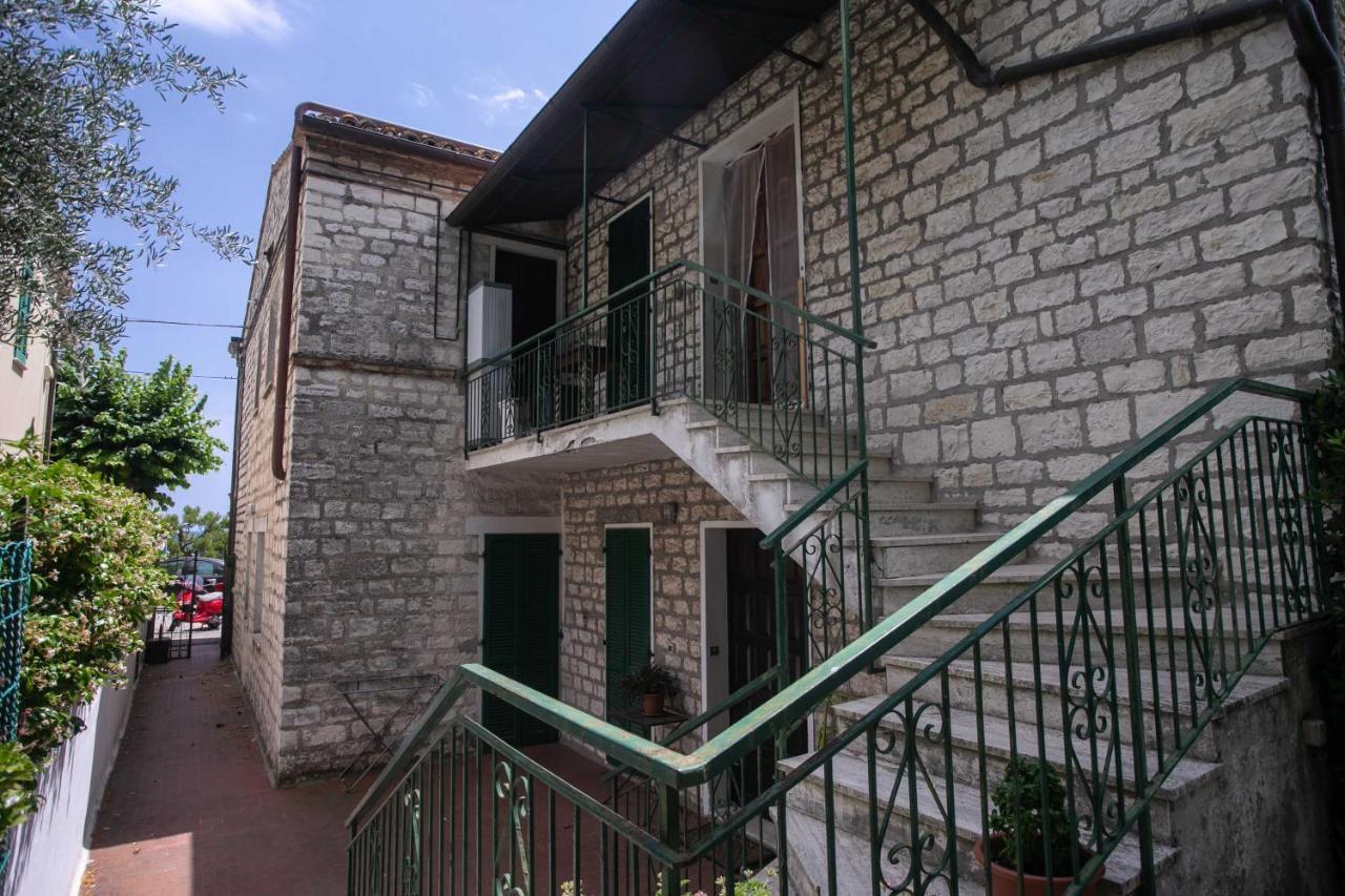 N237 - Numana, Trilocale A 100 Metri Dal Centro Appartement Buitenkant foto